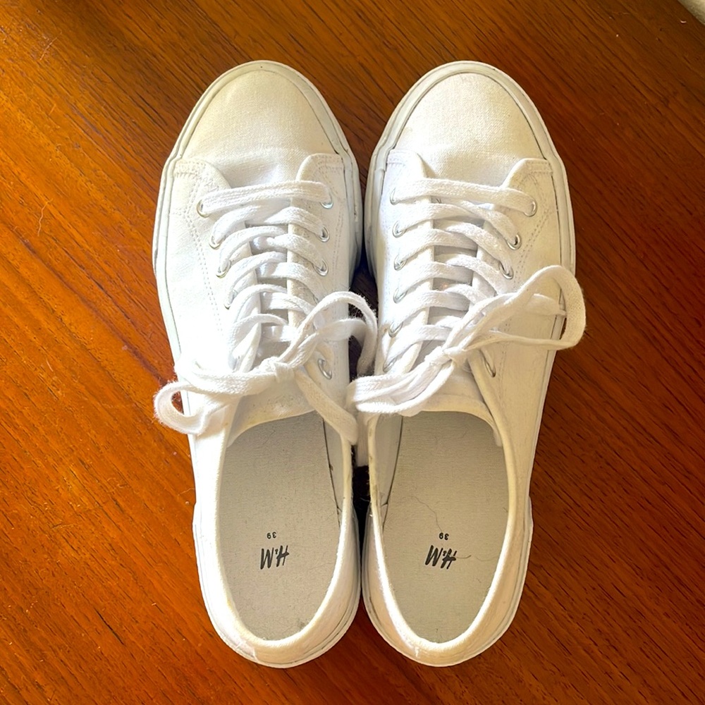 Shoes - Picture 4 of 5